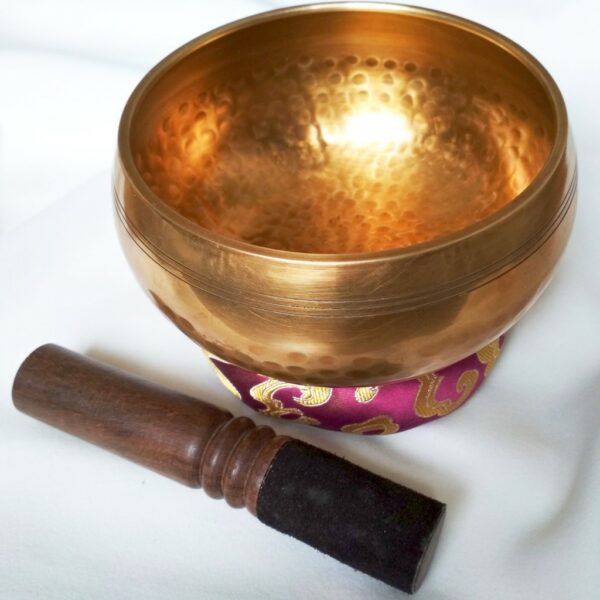 Tibetan singing bowl Jambati with a diameter of 15 cm.