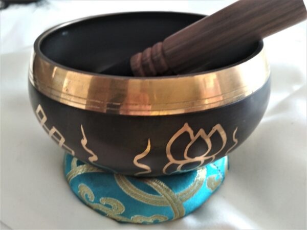 Antique Tibetan singing bowl Series K 13 cm