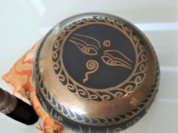 Antique Tibetan singing bowl series C 12 cm