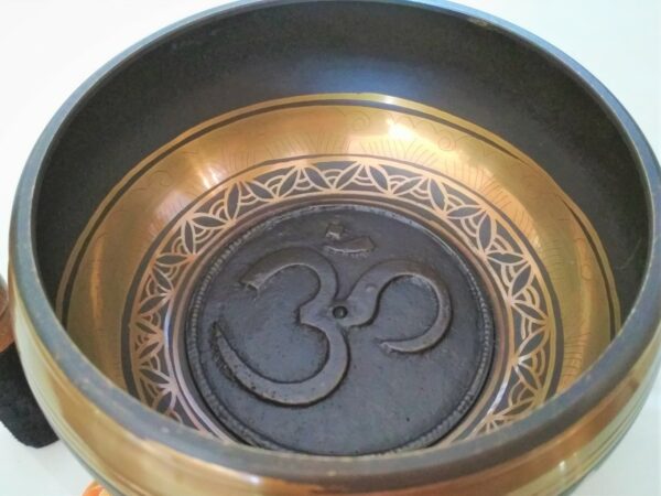 Antique Tibetan singing bowl series C 12 cm