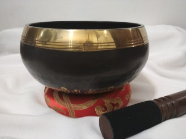 Antique Tibetan singing bowl Series M 12 cm